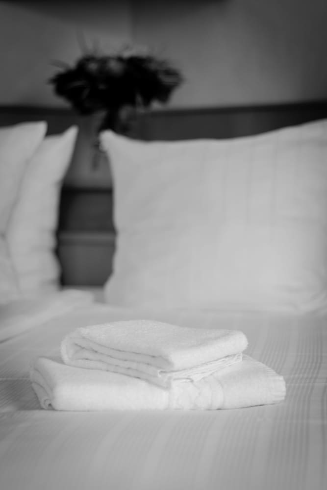 Economy Suite, Ensuite