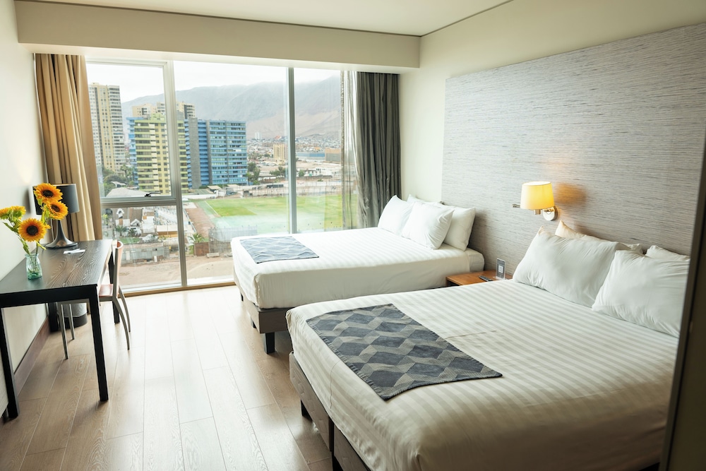 Suite, 2 Double Beds, Sea View photo 3