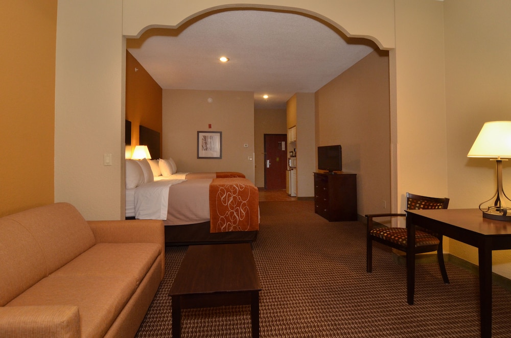 Suite, Multiple Beds - Photo 1