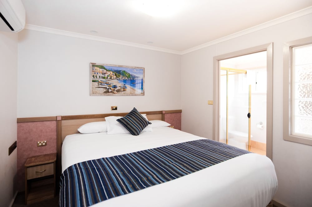 Standard Suite, Multiple Bedrooms, Kitchen (TUSCANY VILLA) photo 2