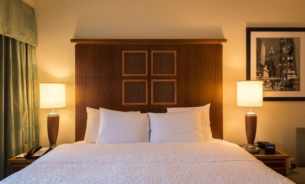 Deluxe Suite, 1 King Bed, Terrace