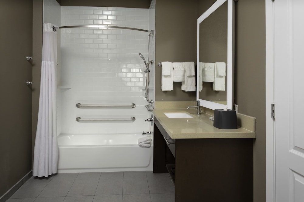 Suite, 2 Queen Beds, Accessible Bathtub (Communications) - Photo 1