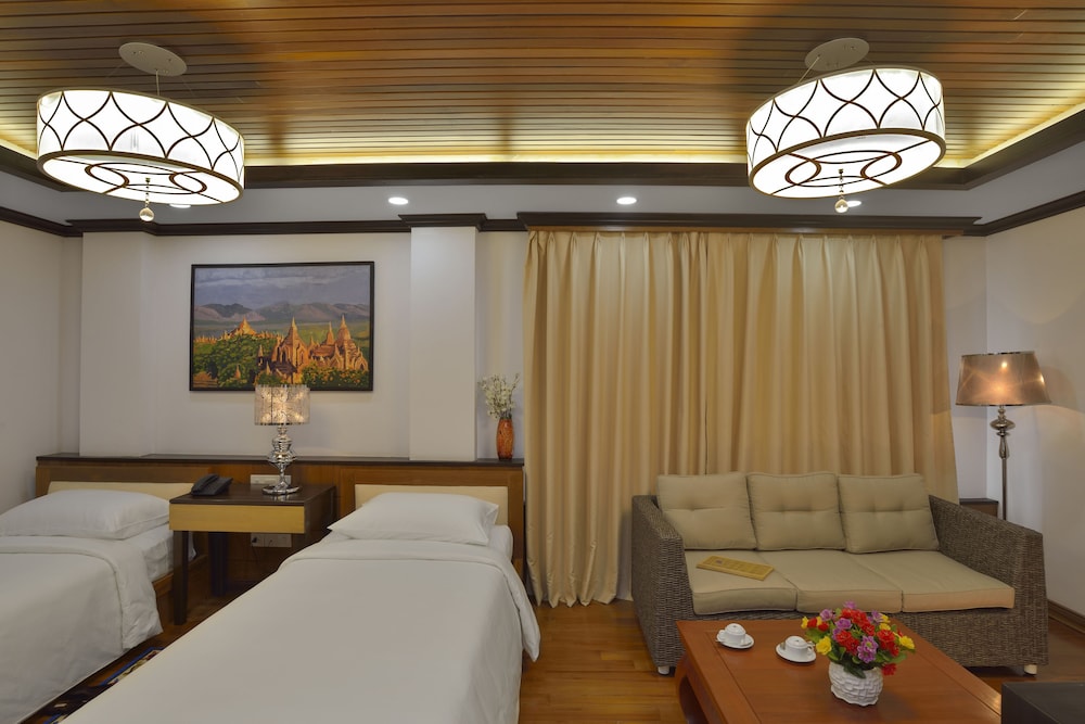 Deluxe Twin Room photo 3