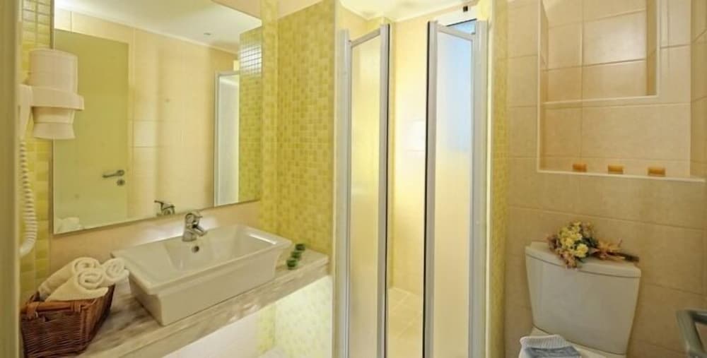 Superior Triple Room photo 2