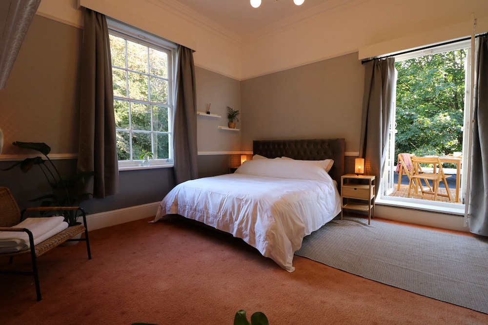 Deluxe Suite, Pool View (Not Pet friendly) photo 1