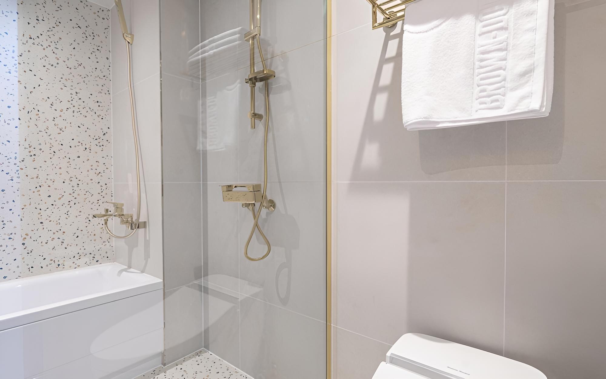 Room (Premium A (OTT Bathtub Styler)) - Photo 22