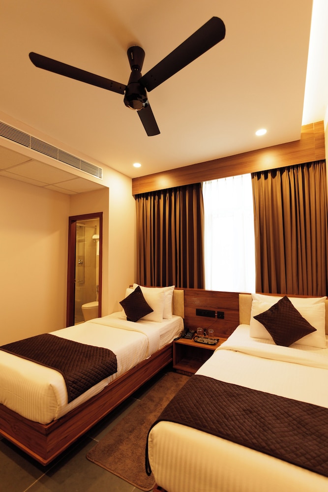 Deluxe Twin Room, City View