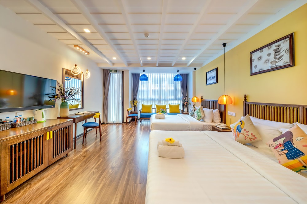 Family Room, 2 Queen Beds - Photo 1