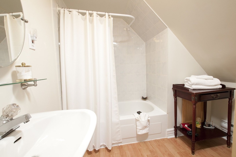 Comfort Room, 1 Double Bed (Reid) photo 2