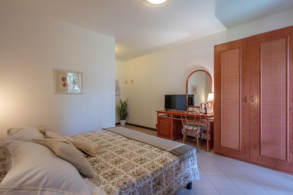 Standard Double or Twin Room (Beach Package) photo 2