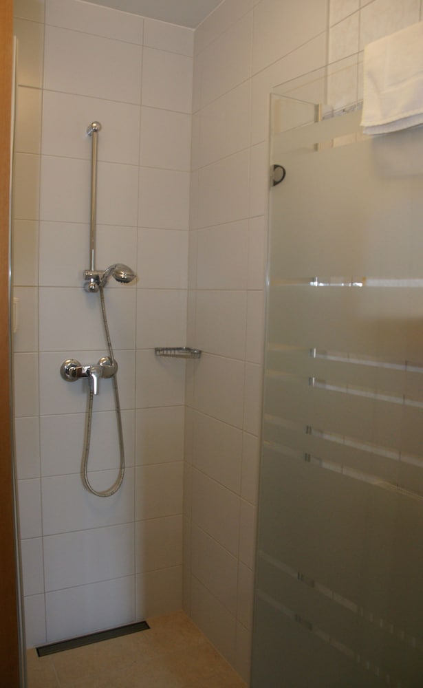 Classic Double Room Single Use, Ensuite photo 2