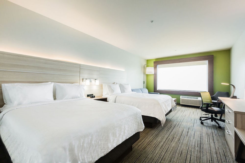 Suite, Multiple Beds, Accessible, Non Smoking (Communications) - Photo 4