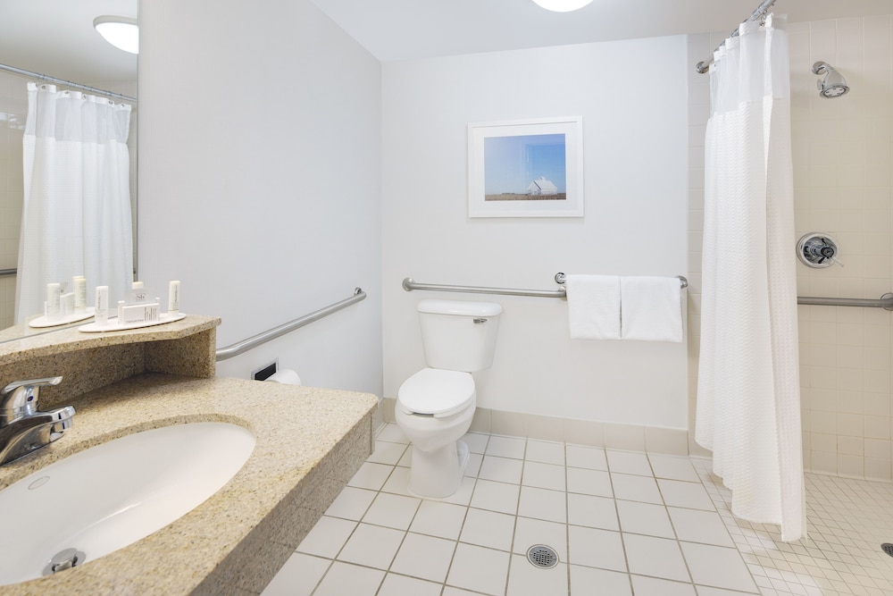 Room, 2 Queen Beds, Smoking (Hearing Accessible) - Photo 3