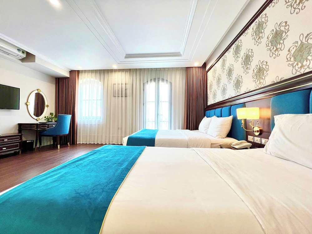 Deluxe Twin Room, City View