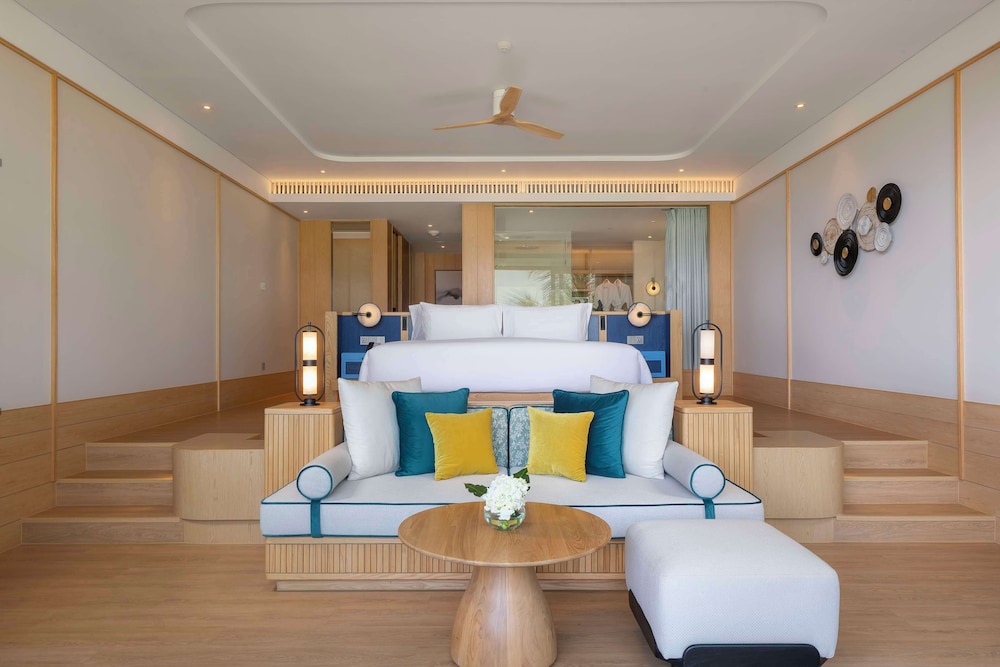 Deluxe Sea View Suite - Photo 5