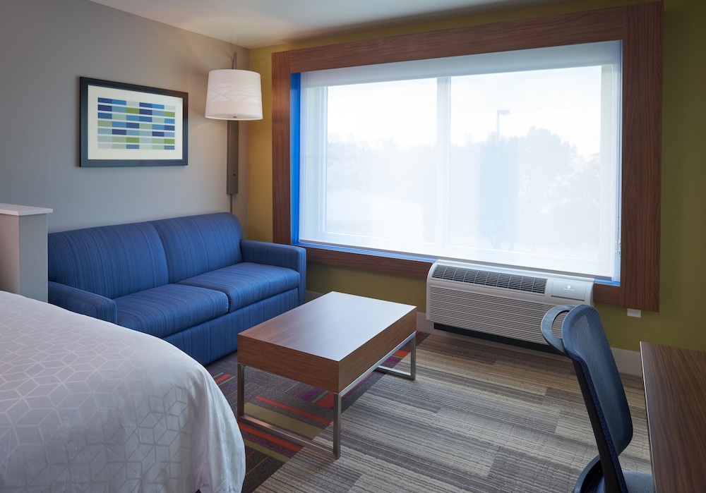 Suite, Multiple Beds - Photo 5