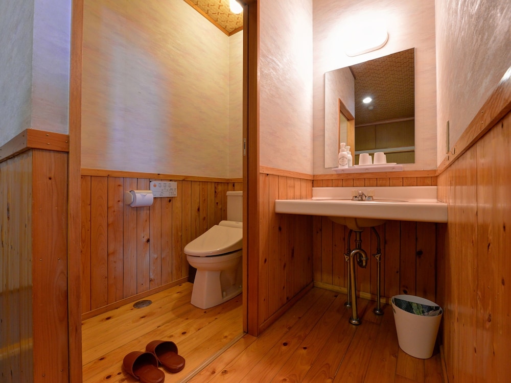 Traditional Quadruple Room, Non Smoking photo 2