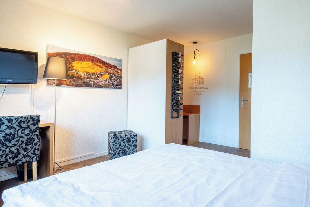 Classic Double Room, 1 Queen Bed - Photo 6