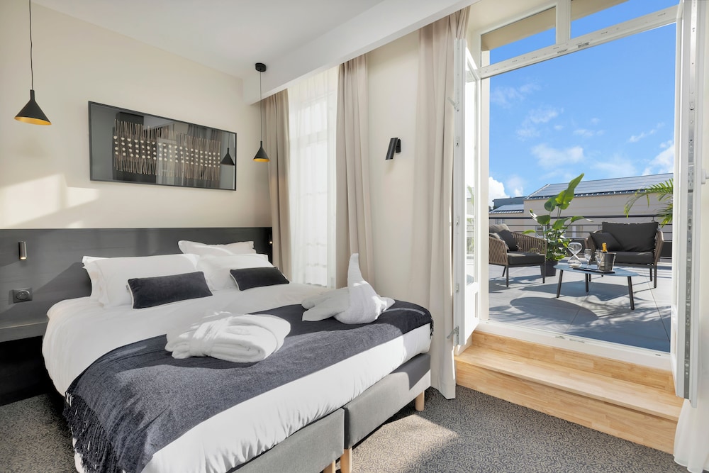 Panoramic Double Room, Courtyard View