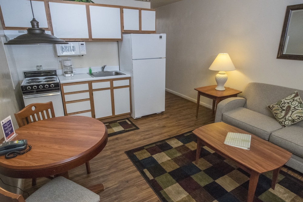 Standard Queen Suite, 1 Bedroom, Full Kitchen photo 1