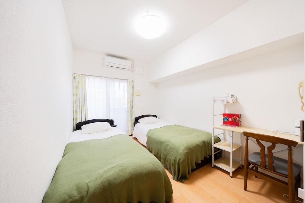 Basic Apartment photo 1
