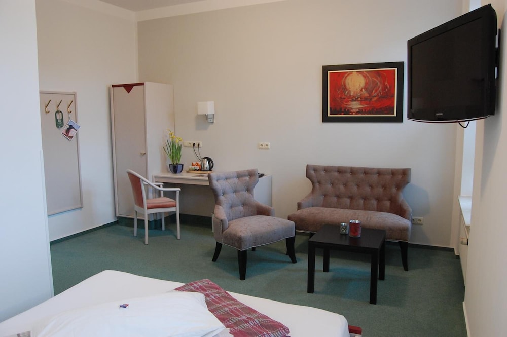 Junior Suite Railway Side photo 2