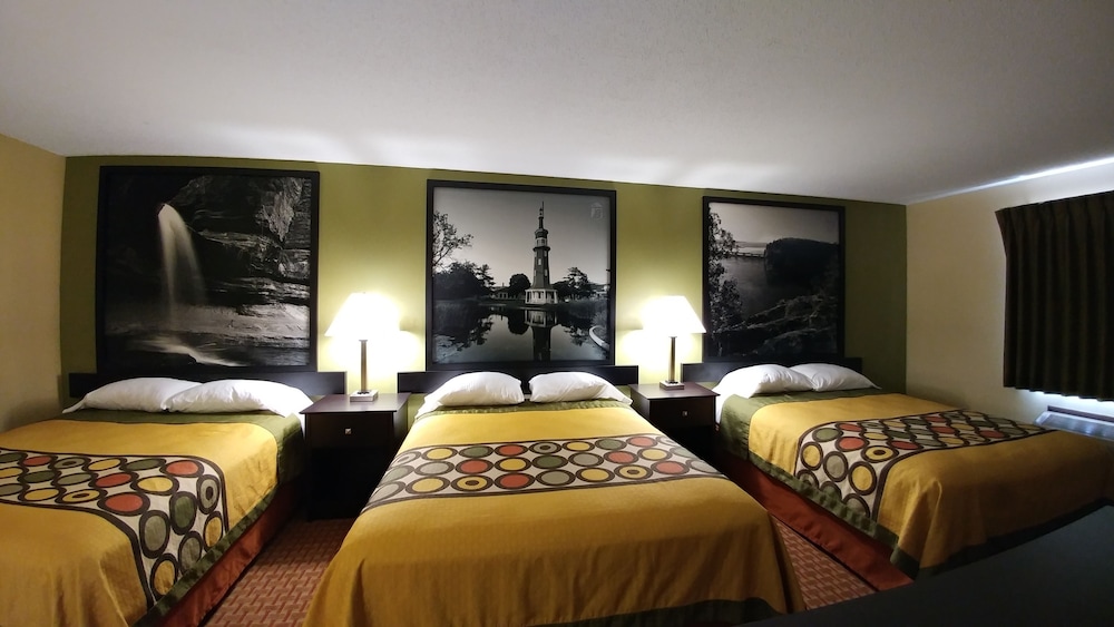 Suite, Multiple Beds - Photo 2