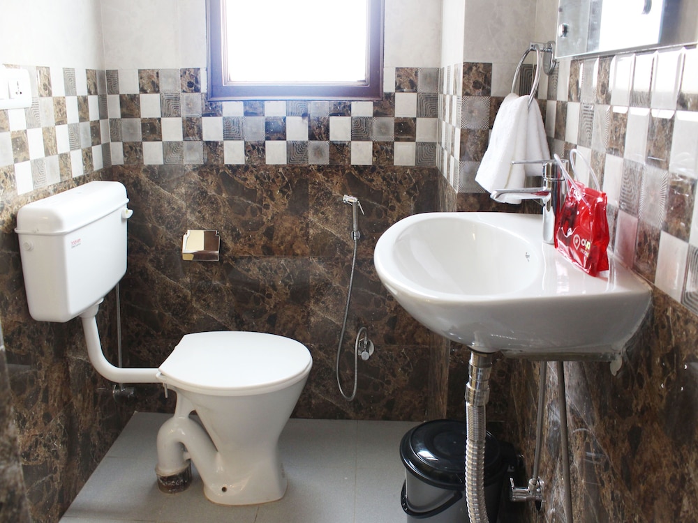 Standard Double Or Twin Room, 1 Double Bed, Private Bathroom photo 2