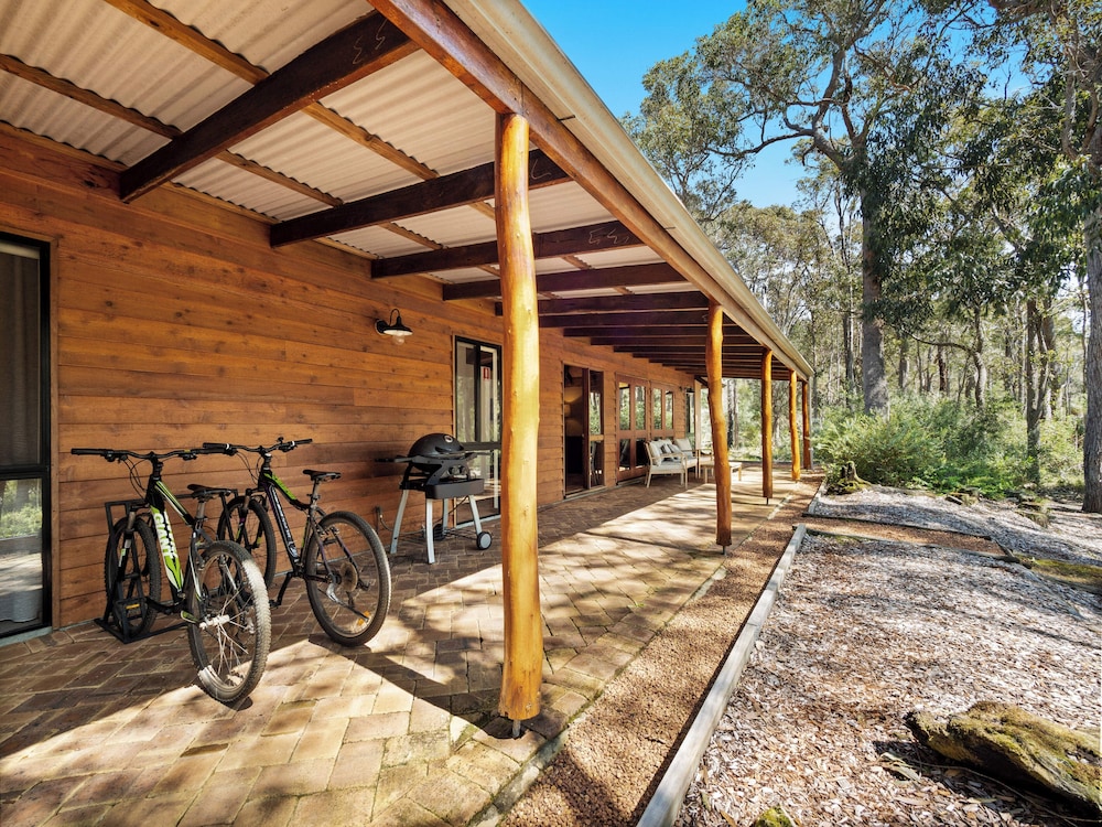 1 Bedroom Bath Forest View Chalet photo 3