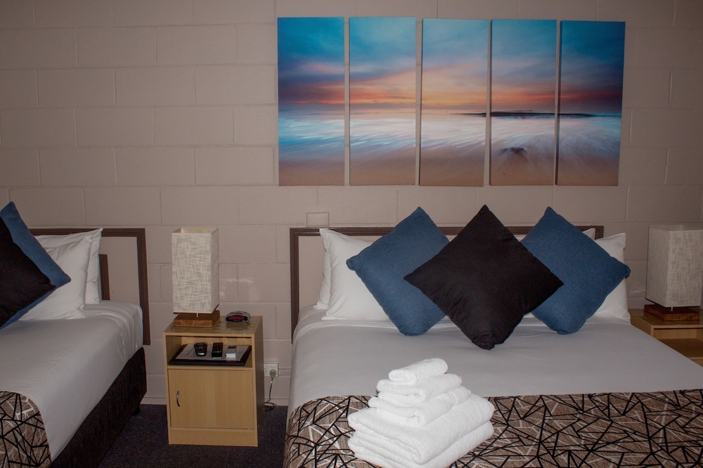 Deluxe Suite, 1 Bedroom, Non Smoking (Deluxe Twin Unit) photo 1