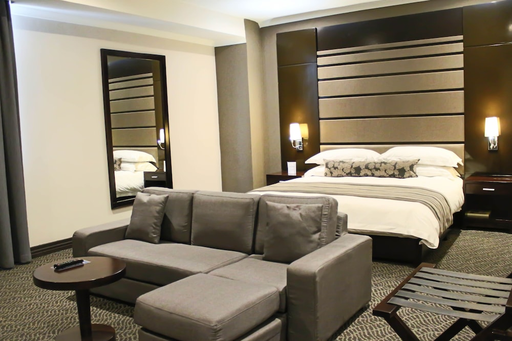 Room, 1 King Bed - Photo 2