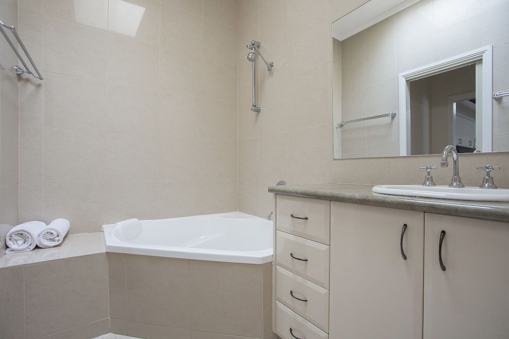Three Bedroom Penthouse - Ocean View photo 3