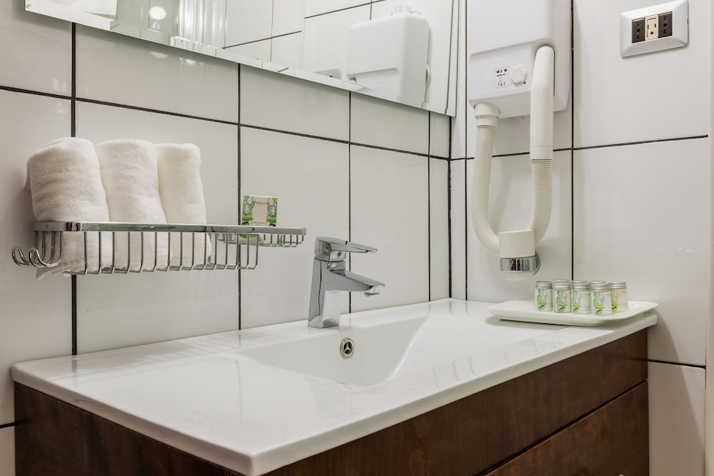 Executive Double Room - Photo 8