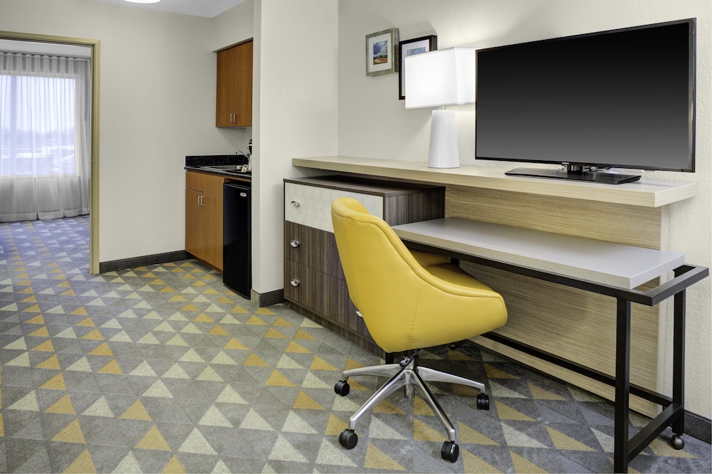 Suite, 1 King Bed, Accessible (Mobility, Accessible Tub) - Photo 1