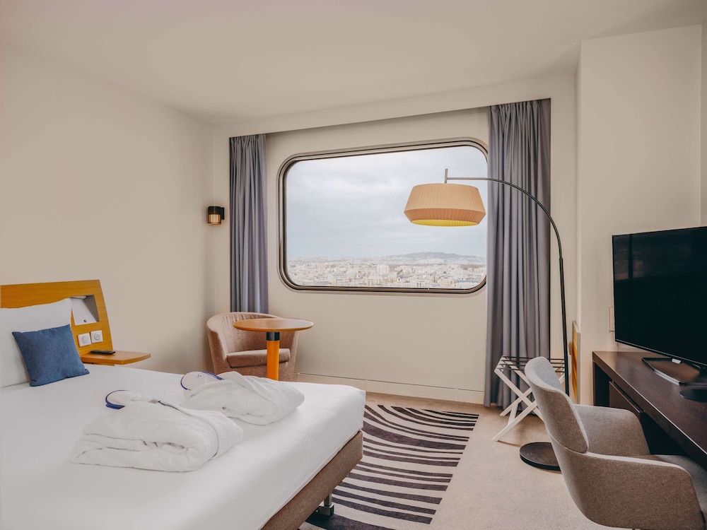 Executive Room, 1 Queen Bed with Sofa bed