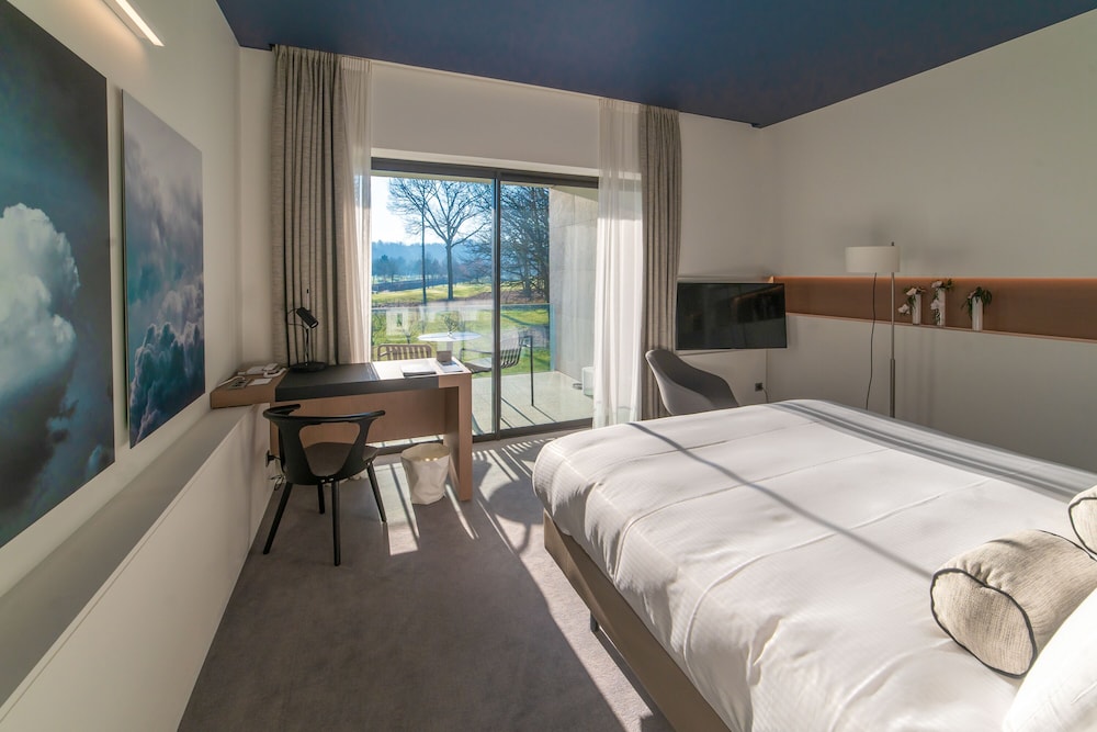 Superior Room, 1 King Bed, Terrace (Forest View) - Photo 4