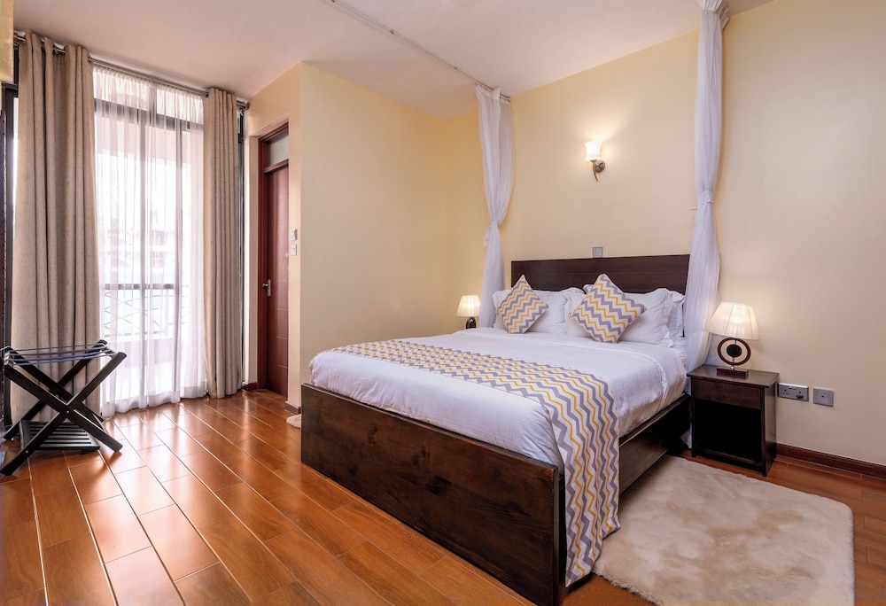 Standard Studio Suite, 1 Queen Bed, Kitchenette, City View photo 3