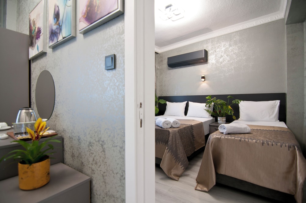 Twin Room, Partial Sea View photo 1