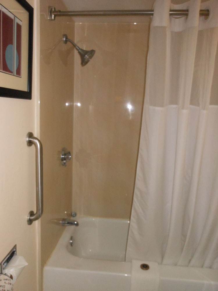Room, Multiple Beds, Non Smoking - Photo 3