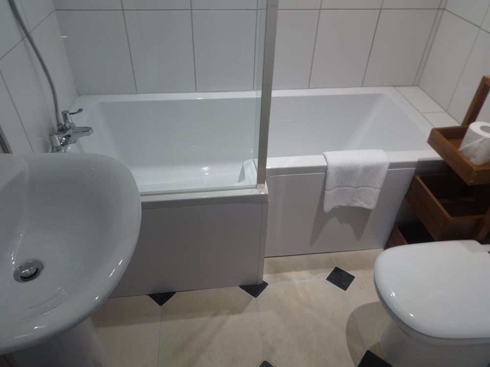 Double Room - Photo 10