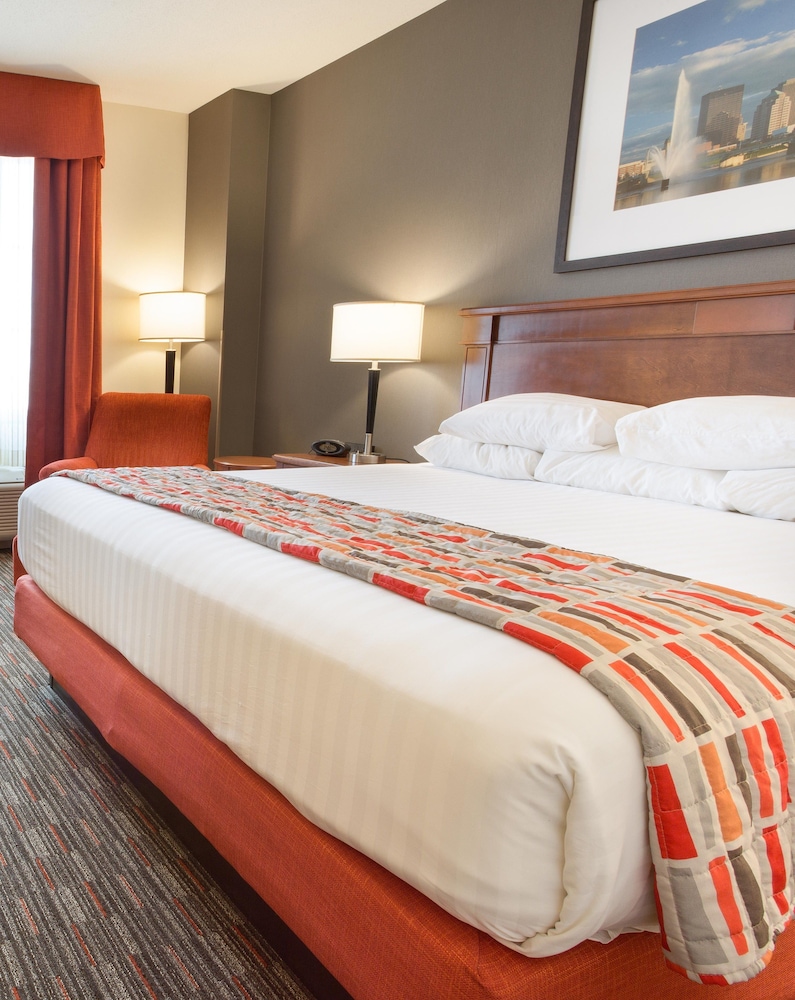 Suite, 1 King Bed with Sofa bed, Refrigerator & Microwave (Upper Floor, 2 Rooms, Sofabed) photo 2
