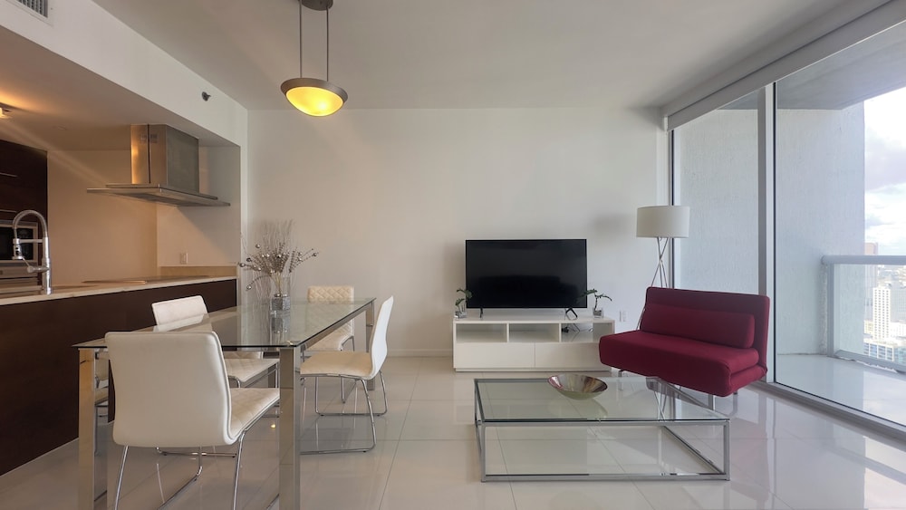 Boutique Apart, 1 King & Sofa Bed, Sauna, River/City Views, Balcony4403