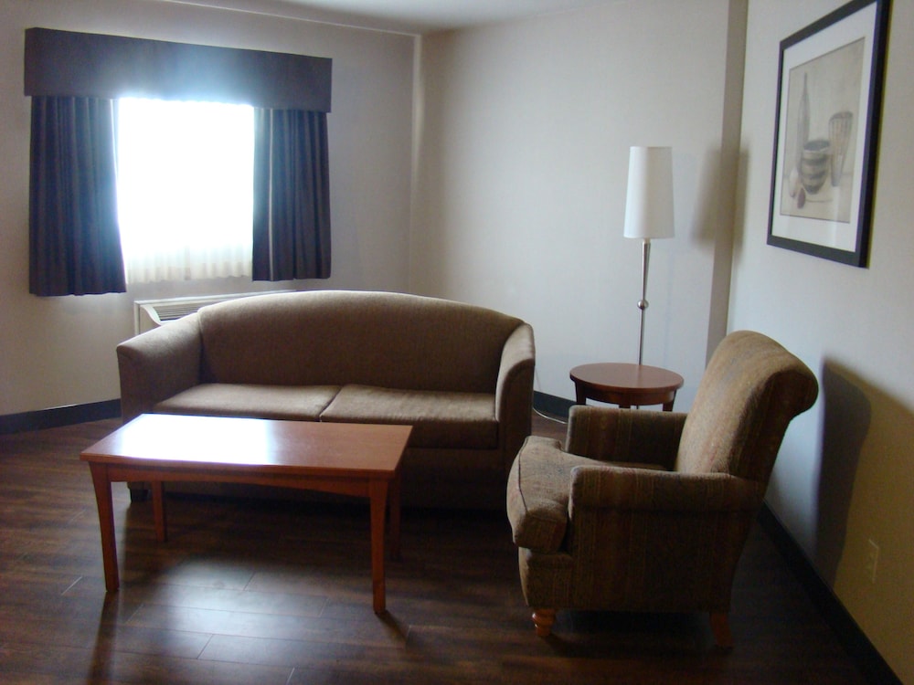 Suite, Multiple Beds, Non Smoking (Pet Friendly) - Photo 3