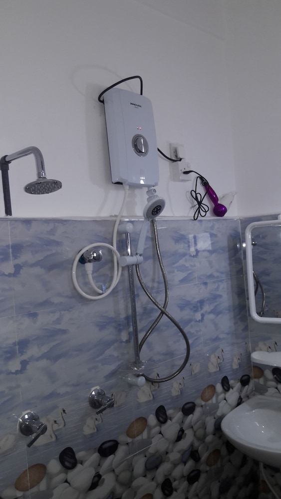 Deluxe Double Room, 1 Queen Bed, Smoking, Private Bathroom photo 3