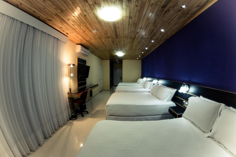 Premium Room, Non Smoking (4 double beds ) photo 2
