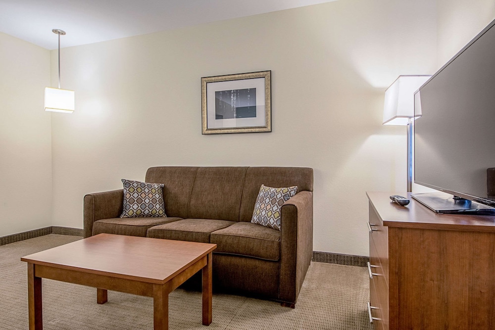 Suite, Multiple Beds, Accessible, Non Smoking photo 2