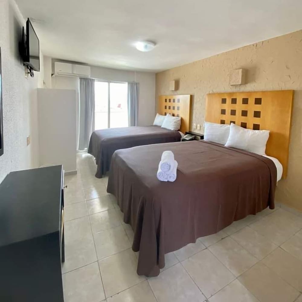 Standard Double Room, 2 Double Beds photo 2