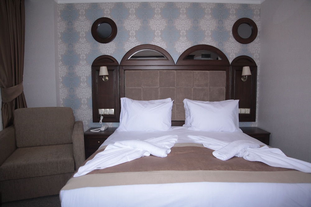 Standard Double or Twin Room photo 1
