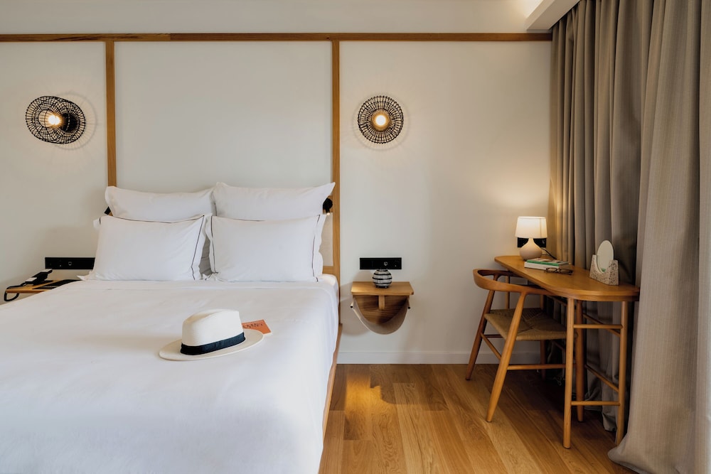 King Suite, Sea View - Photo 3