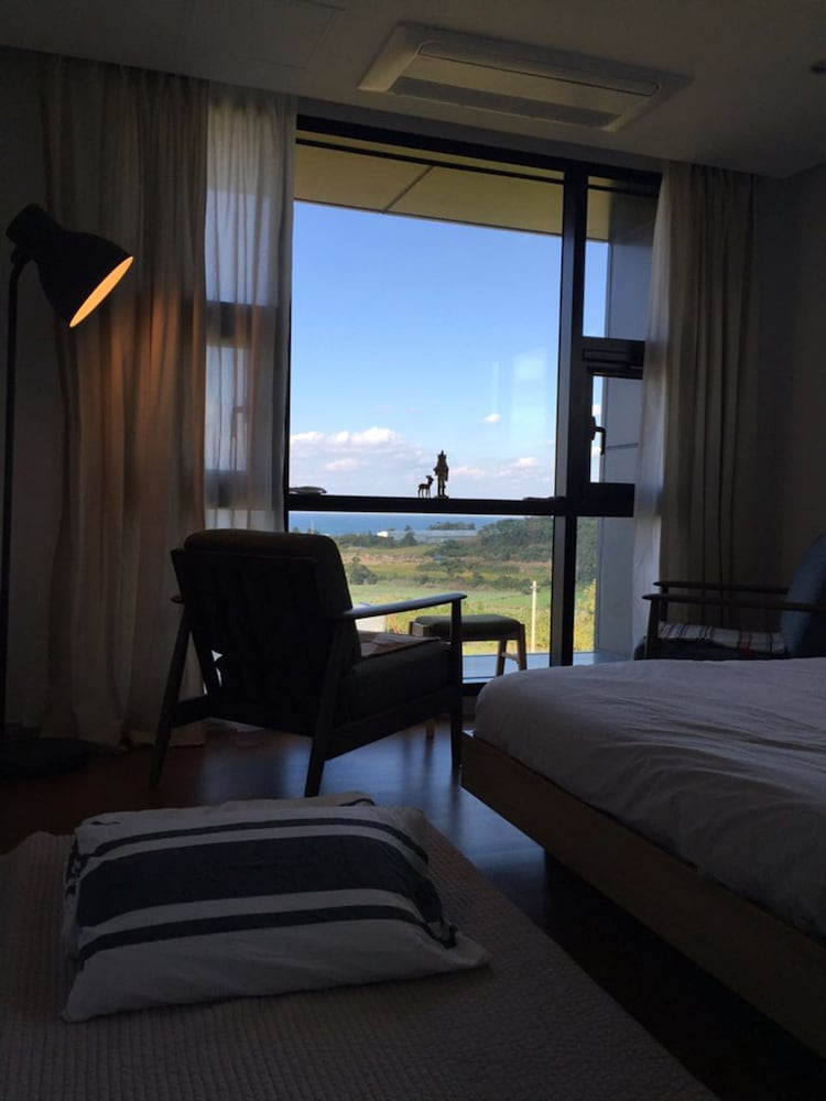 House, 1 Queen Bed, Non Smoking, Ocean View photo 3